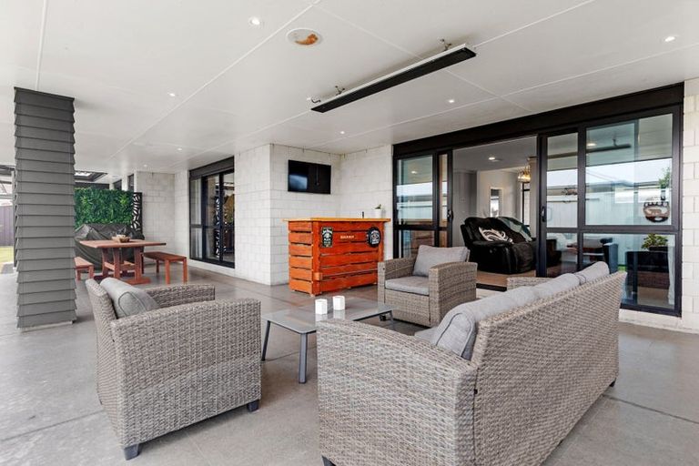 Photo of property in 99 Palm Springs Boulevard, Papamoa Beach, Papamoa, 3118