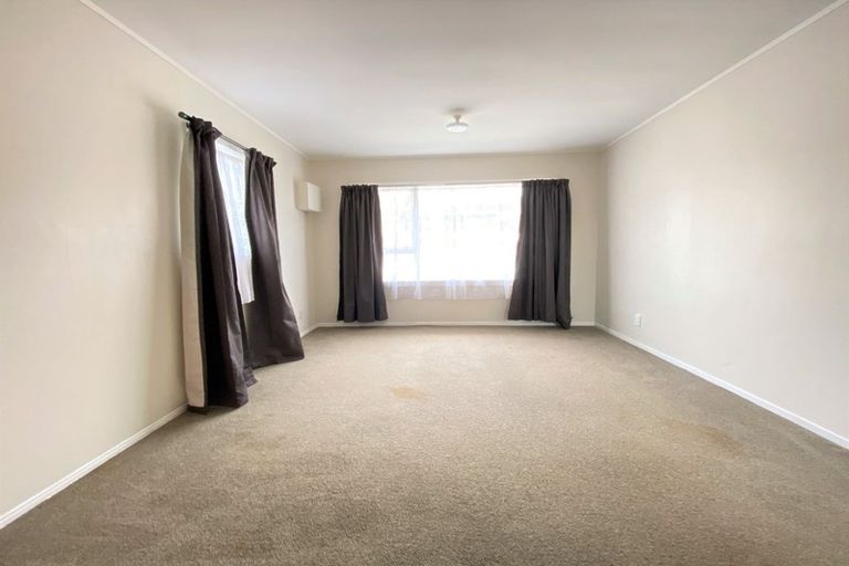 Photo of property in 2 Leewood Place, Pakuranga Heights, Auckland, 2010