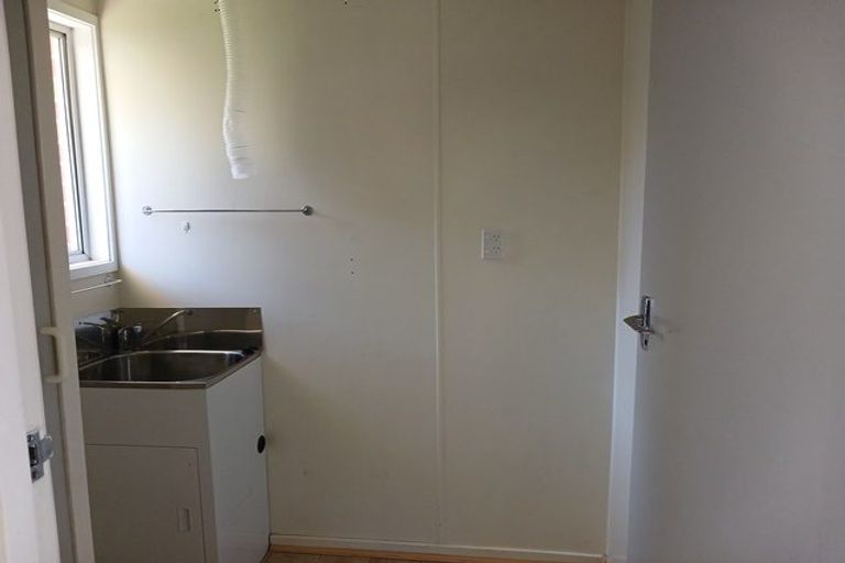 Photo of property in 1a Ruamahanga Crescent, Terrace End, Palmerston North, 4410