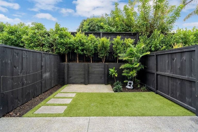 Photo of property in 7/4163 Great North Road, Glen Eden, Auckland, 0602