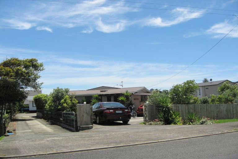Photo of property in 72 Wharf Road, Clarks Beach, Pukekohe, 2679