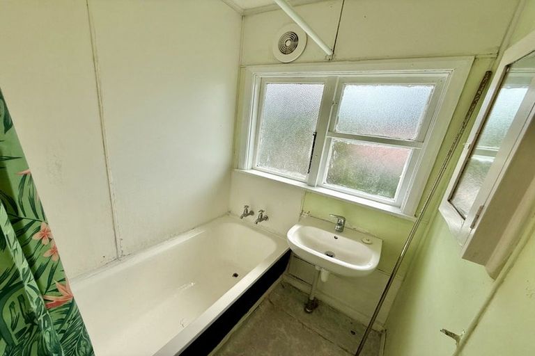 Photo of property in 1/18 Eldon Grove, Taita, Lower Hutt, 5019