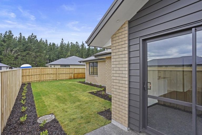 Photo of property in 71 Hilton Drive, Amberley, 7410