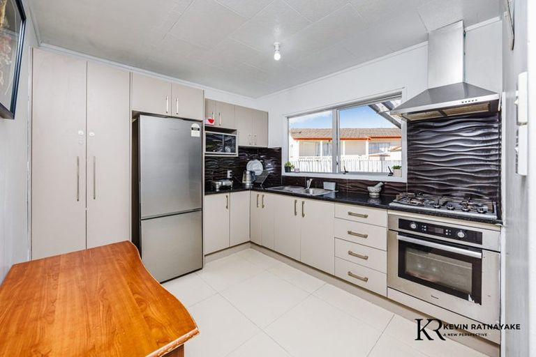 Photo of property in 2/62 Redcrest Avenue, Red Hill, Papakura, 2110