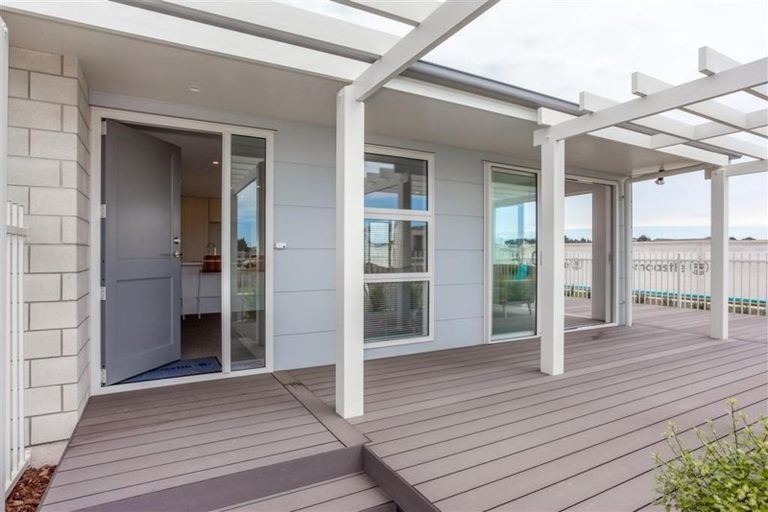 Photo of property in 21 Ashdown Way, Rolleston, 7615