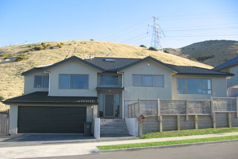 Photo of property in 74 Erlestoke Crescent, Churton Park, Wellington, 6037