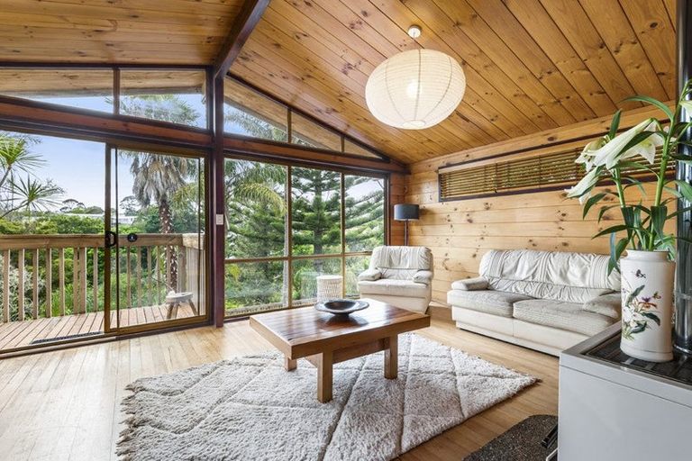 Photo of property in 105 Kia Ora Road, Beach Haven, Auckland, 0626