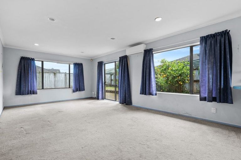 Photo of property in 21 Sandwick Drive, Weymouth, Auckland, 2103