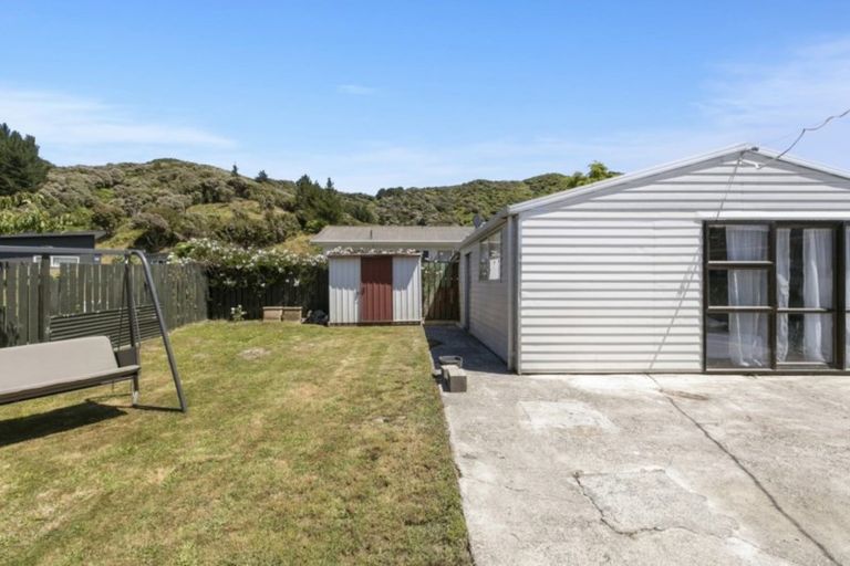 Photo of property in 27 Hamstead Street, Wainuiomata, Lower Hutt, 5014