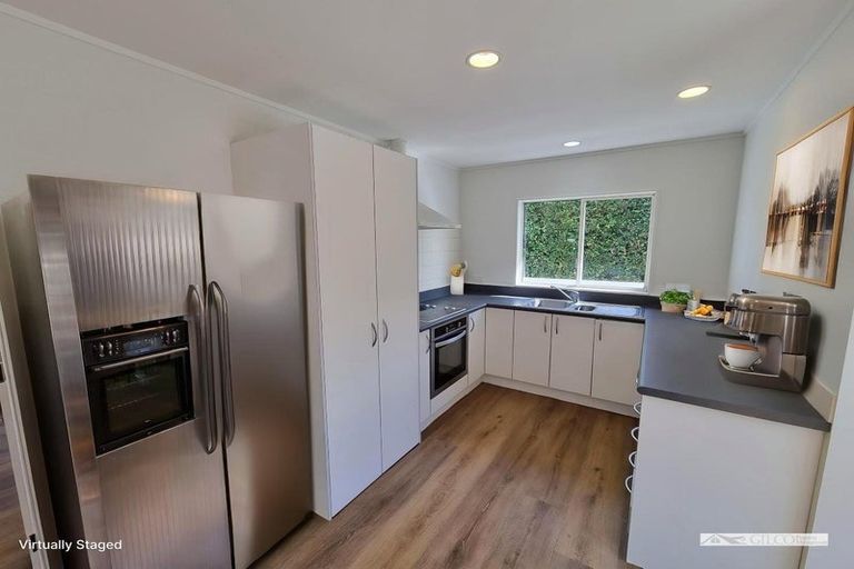 Photo of property in 2/74 College Road, Northcote, Auckland, 0627