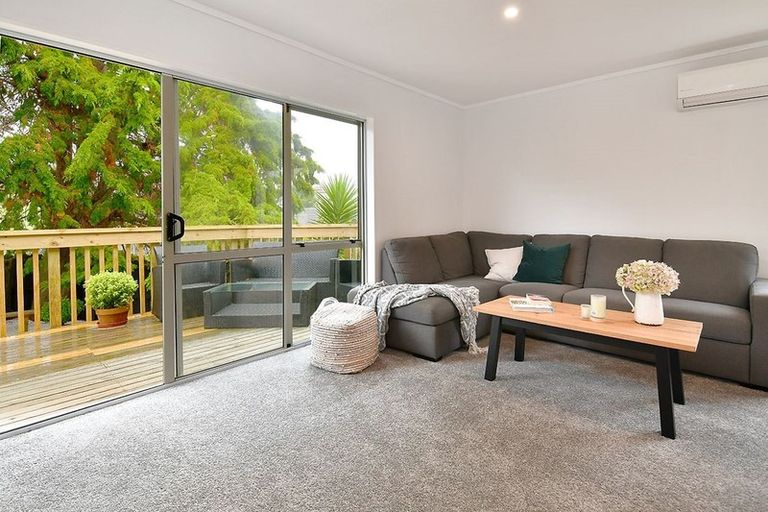 Photo of property in 22 Bay Vista Drive, Red Beach, 0932