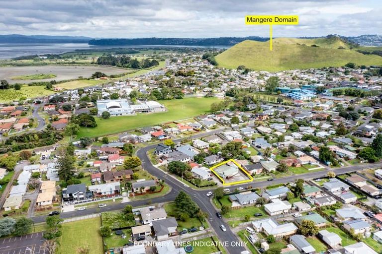 Photo of property in 4 Kambalda Street, Mangere Bridge, Auckland, 2022