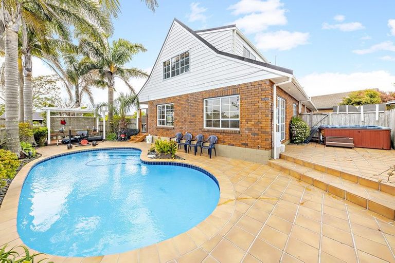 Photo of property in 47 Evanda Crescent, Conifer Grove, Takanini, 2112