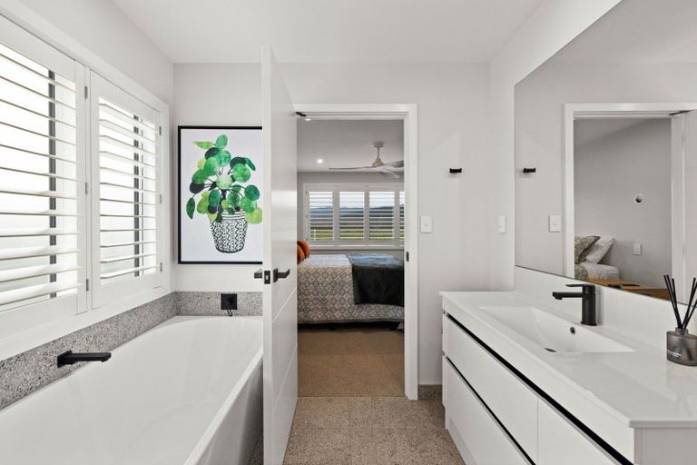 Photo of property in 135 North Shore Road, Eskdale, Napier, 4182