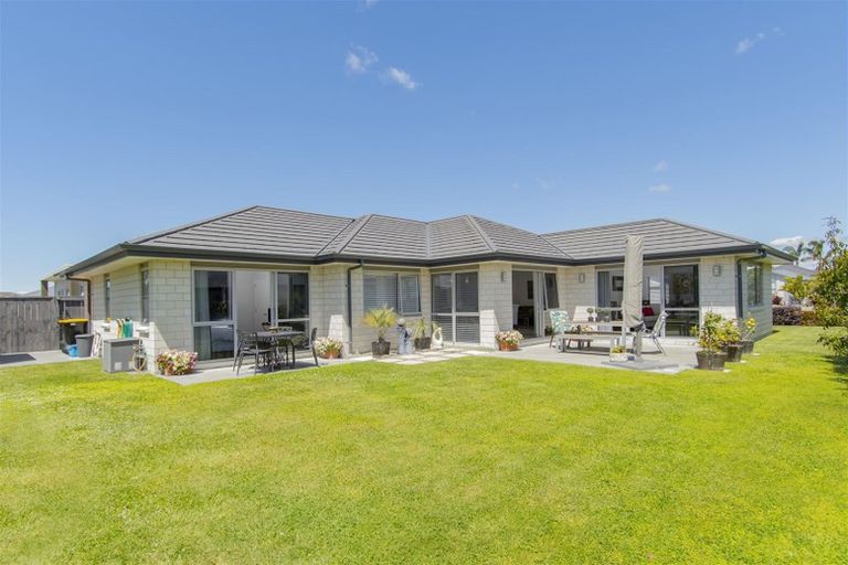 Photo of property in 10 Montia Close, Papamoa Beach, Papamoa, 3118