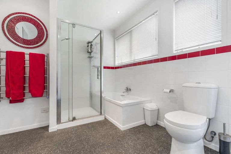 Photo of property in 29a Pisces Road, Glen Eden, Auckland, 0602