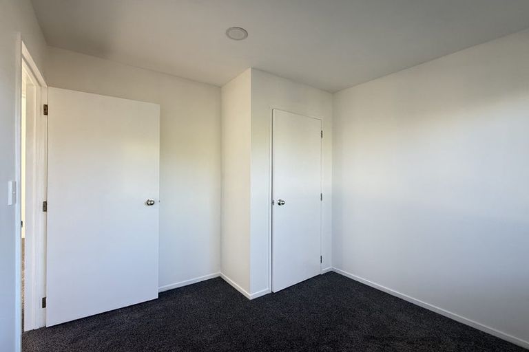 Photo of property in 2/4 Stanley Road, Glenfield, Auckland, 0629