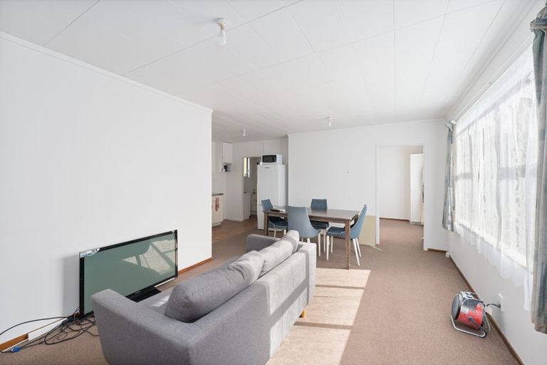 Photo of property in 1/60a View Road, Henderson, Auckland, 0612