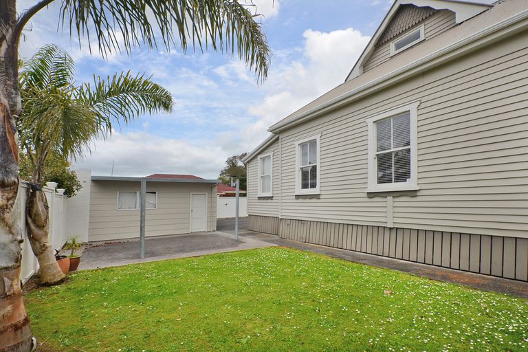 Photo of property in 13 Manse Street, Regent, Whangarei, 0112