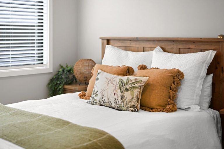 Photo of property in 92 Hugo Shaw Drive, Cambridge, 3434