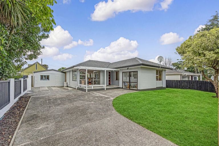 Photo of property in 12 Huber Street, Weymouth, Auckland, 2103