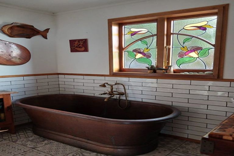 Photo of property in 102 Beach Road, Onerahi, Whangarei, 0110