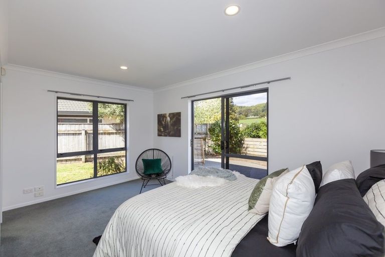 Photo of property in 6 Cascade Way, Paraparaumu, 5032