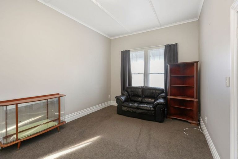 Photo of property in 75 Riemenschneider Street, Manaia, 4612