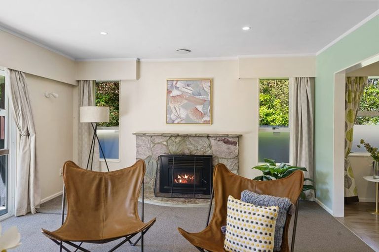 Photo of property in 15 Kauri Road, Waikanae, 5036