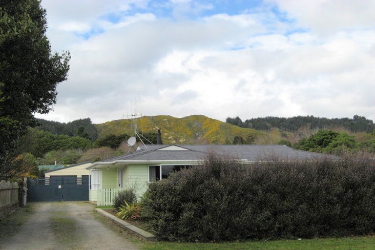 Photo of property in 55 Honi Taipua Street, Manakau, Levin, 5573