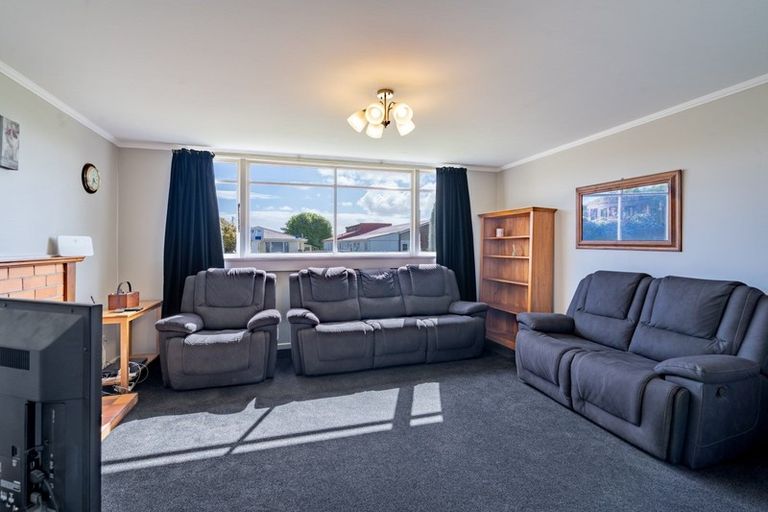 Photo of property in 61 Regent Street, Newfield, Invercargill, 9812