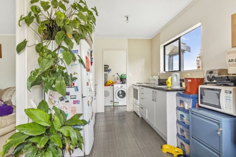 Photo of property in 1/33 Secretariat Place, Randwick Park, Auckland, 2105