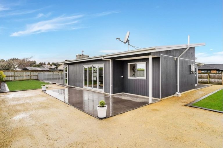 Photo of property in 21 Okarito Avenue, Levin, 5510