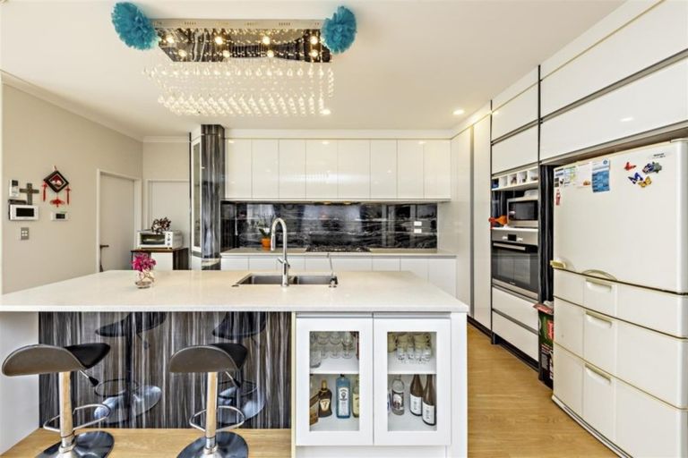 Photo of property in 16 Kerrykeel Drive, Flat Bush, Auckland, 2019