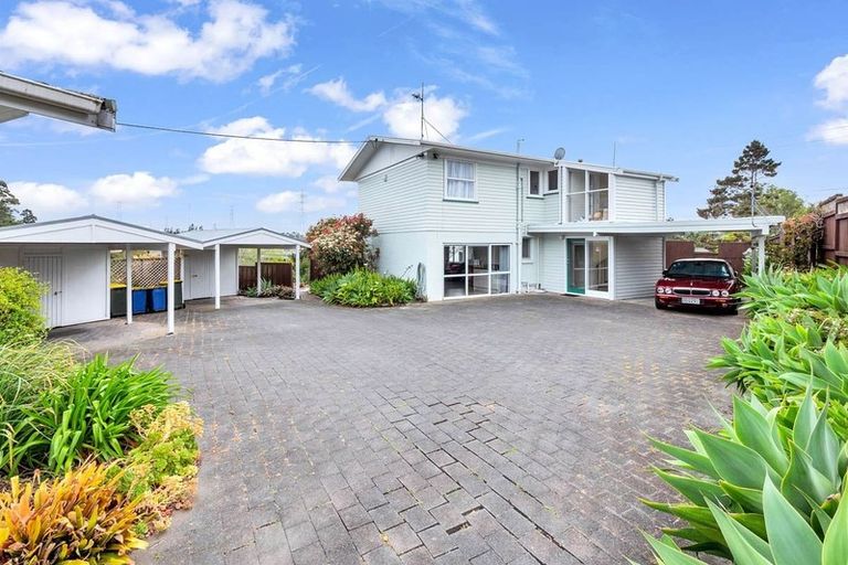 Photo of property in 141 Flanshaw Road, Te Atatu South, Auckland, 0610