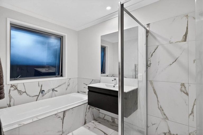 Photo of property in 33 Te Kio Crescent, Papamoa Beach, Papamoa, 3118