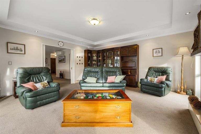 Photo of property in 2 Donovan Place, Aidanfield, Christchurch, 8025