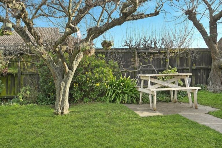 Photo of property in 2/3 Wanstead Place, Woolston, Christchurch, 8062