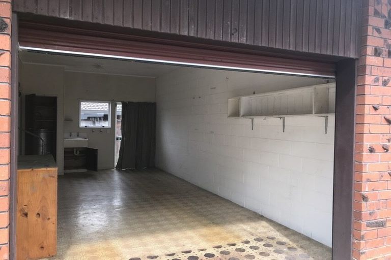 Photo of property in 2/6 Sunshine Place, Papakura, 2110