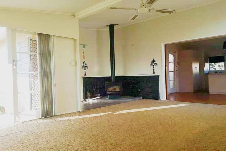 Photo of property in 10 Clendon Place, Manurewa, Auckland, 2102