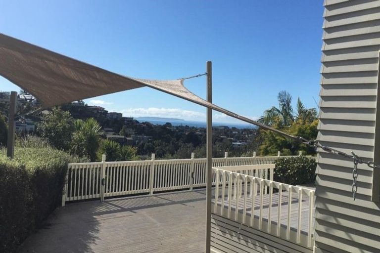 Photo of property in 8 Rosella Place, Murrays Bay, Auckland, 0630