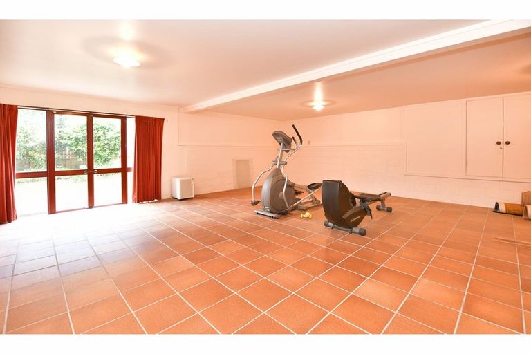 Photo of property in 54 Cherub Place, West Harbour, Auckland, 0618