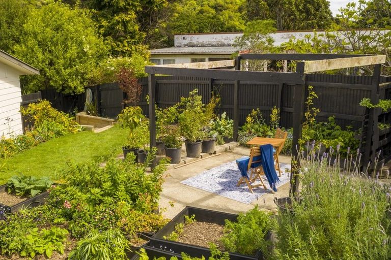 Photo of property in 20 Hookway Grove, Paraparaumu, 5032