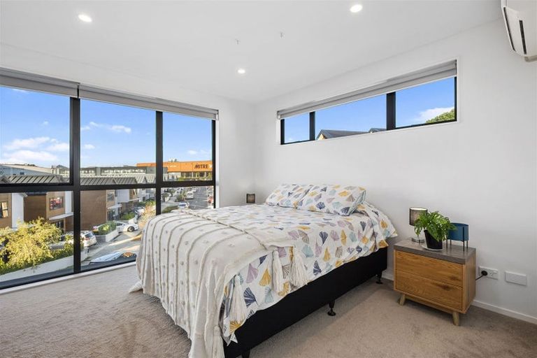 Photo of property in 42 Seafarer Crescent, Stanmore Bay, Whangaparaoa, 0932