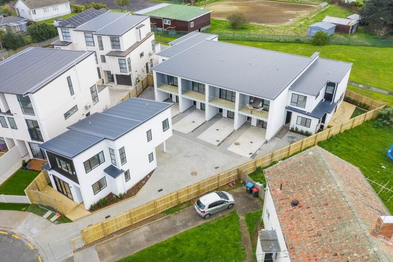 Photo of property in 5b Kahu Road, Paremata, Porirua, 5024