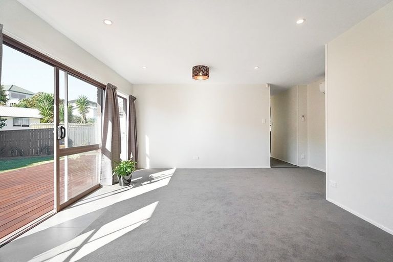 Photo of property in 9 Banksia Place, Goodwood Heights, Auckland, 2105