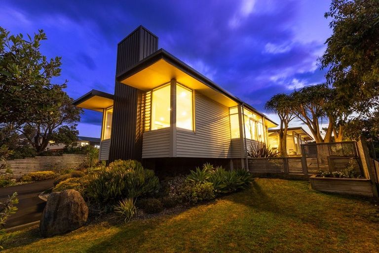 Photo of property in 4 Frances Street, Waikanae Beach, Waikanae, 5036