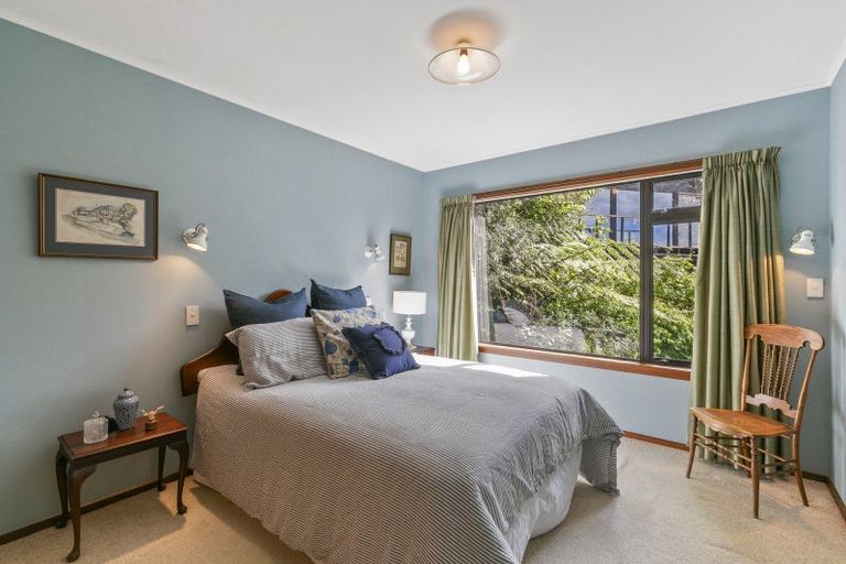 Photo of property in 31 Wadestown Road, Wadestown, Wellington, 6012