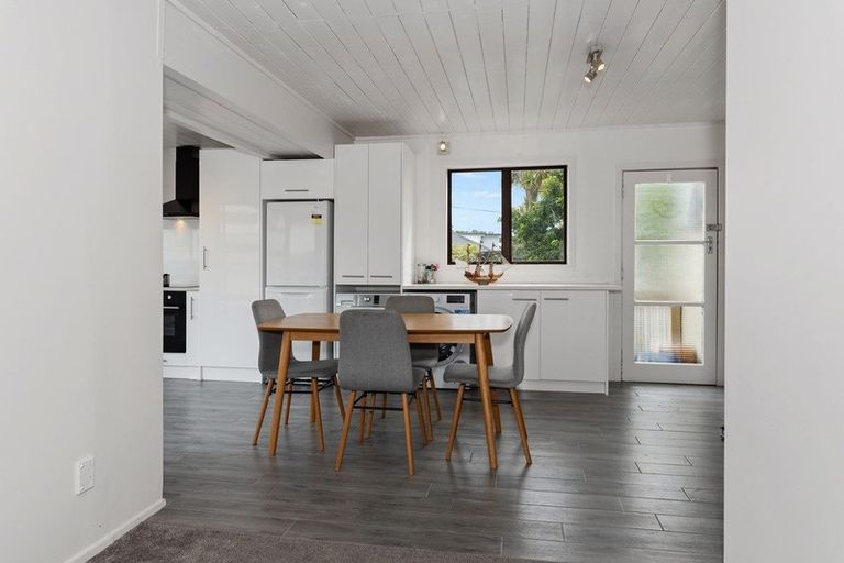 Photo of property in 82 Browns Bay Road, Rothesay Bay, Auckland, 0630