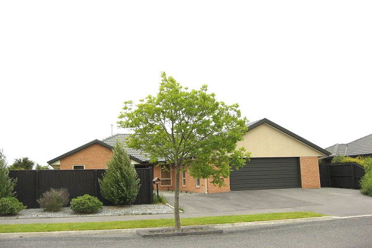 Photo of property in 22 Puhara Avenue, Parklands, Christchurch, 8083
